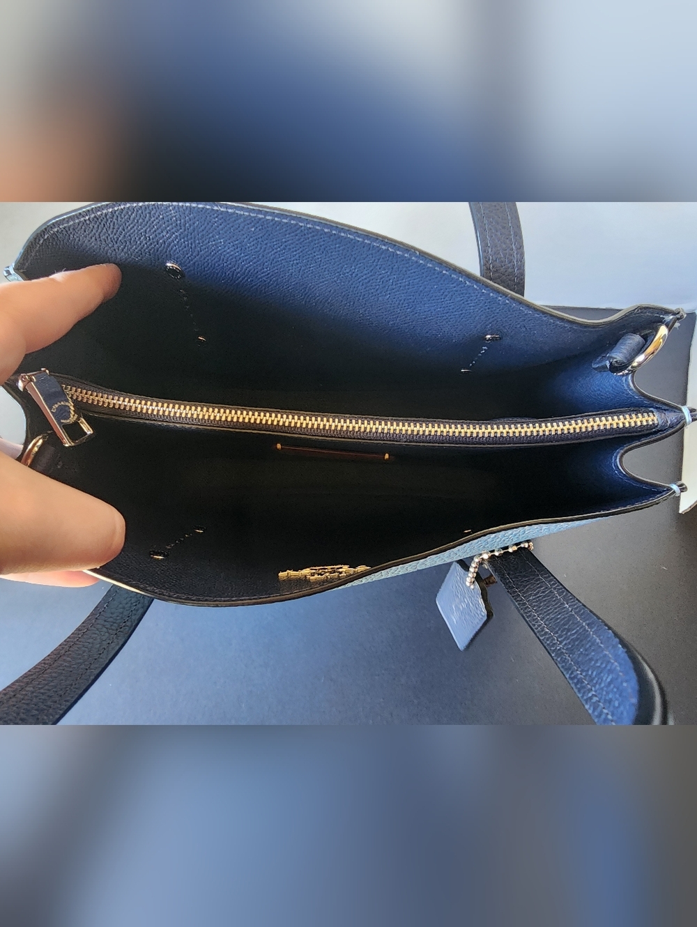 SOLDCoach Charlie Carryall 28, Blue Ombre, 2018, EUC - Picture 9 of 11